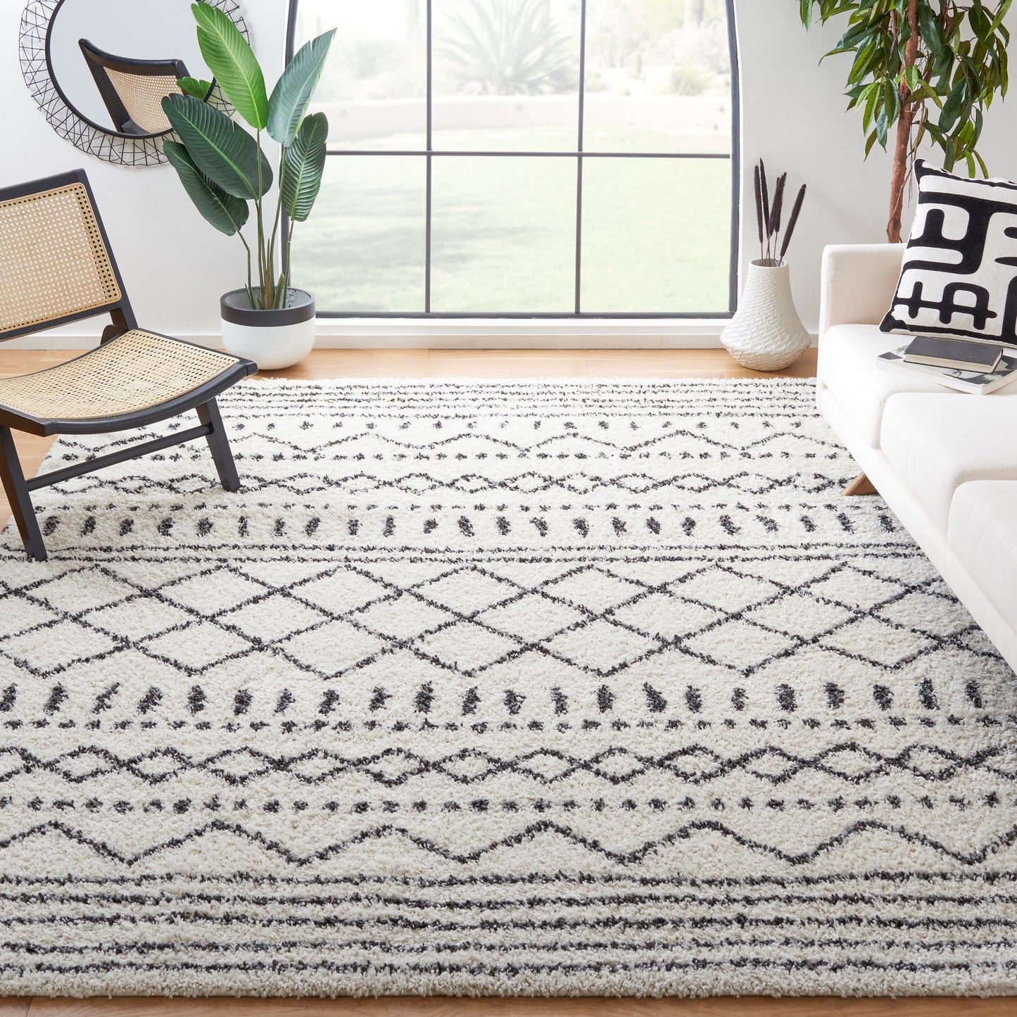 Safavieh Arizona Shag 9 x 12 (ft) Loomed Ivory/Black Rectangular Indoor Geometric Southwestern Area rug