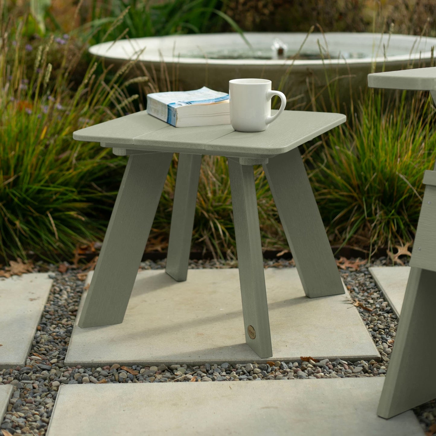 highwood Italica Modern Square Outdoor End Table 17.7-in W x 17.7-in L